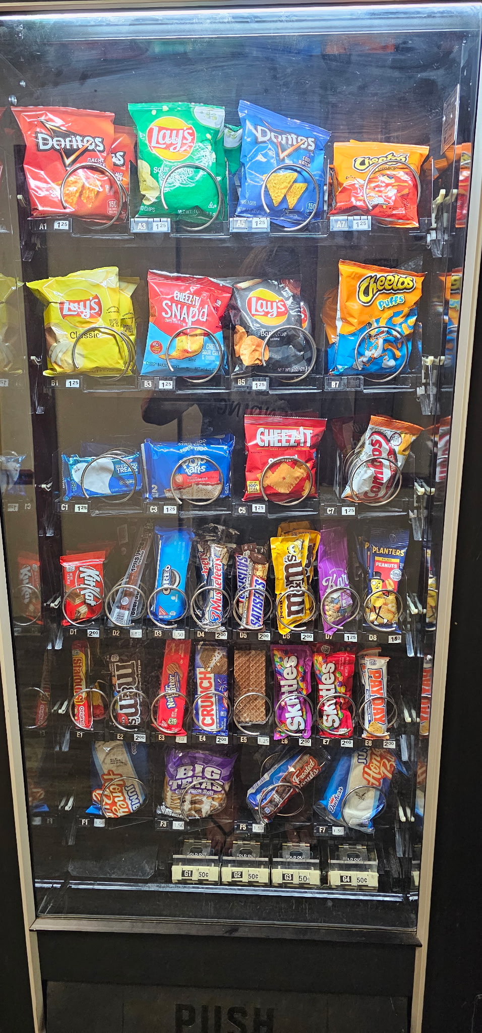 Beverage vending machine